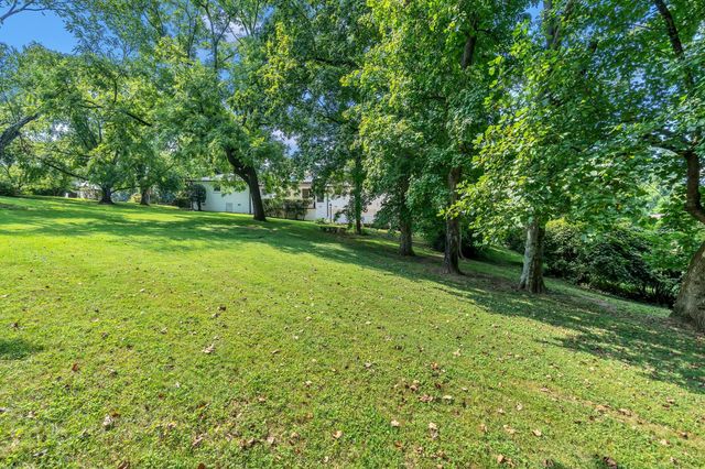 608 Hill Rd, Brentwood, TN 37027