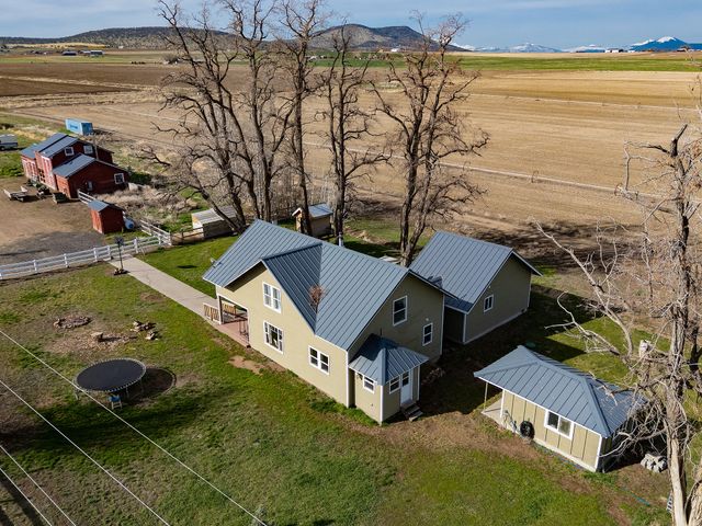 7626 SW Bear Drive, Culver, OR 97734