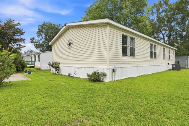510 Folly Estates Dr., Myrtle Beach, SC 29588