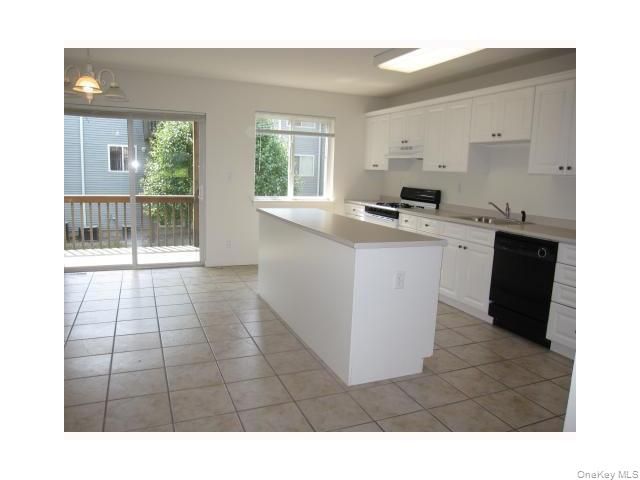 25 College Avenue 512, Nanuet, NY 10954