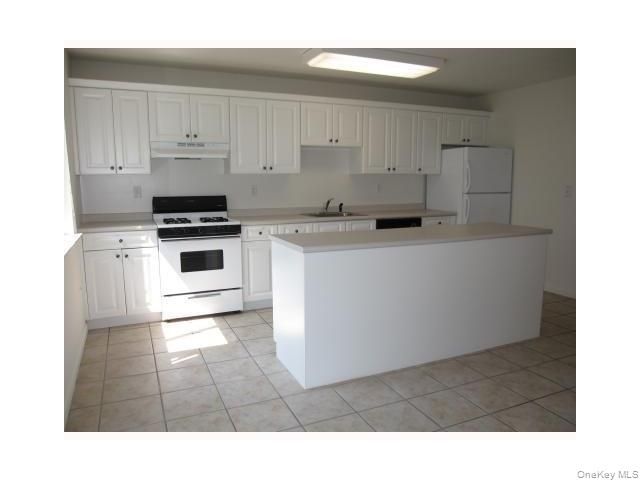 25 College Avenue 512, Nanuet, NY 10954