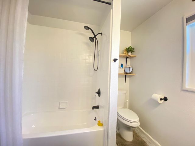 2490 Michelle Dr, Sacramento, CA 95821