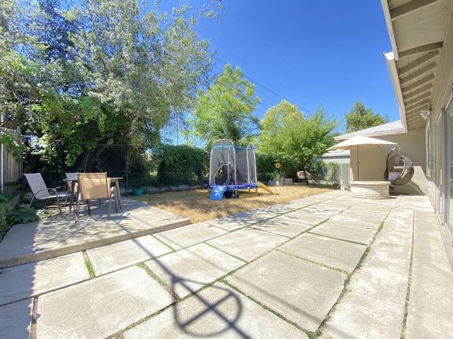 2490 Michelle Dr, Sacramento, CA 95821
