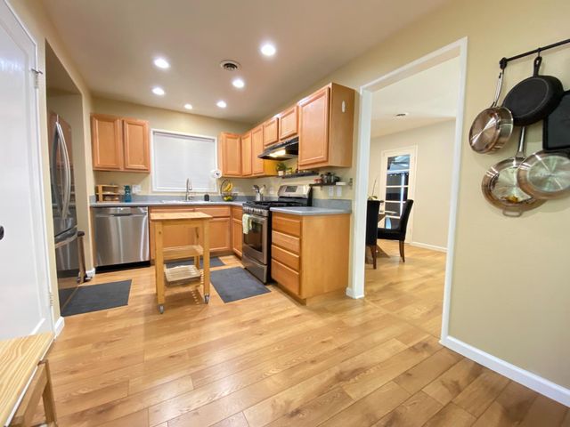 2490 Michelle Dr, Sacramento, CA 95821