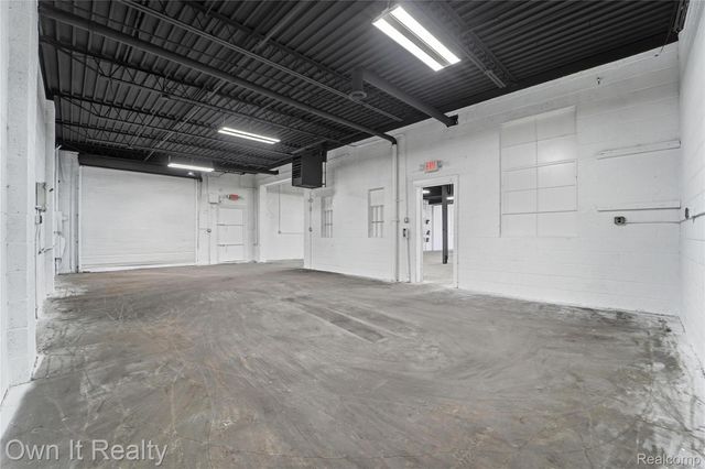 8866 Greenfield Road, Detroit, MI 48228