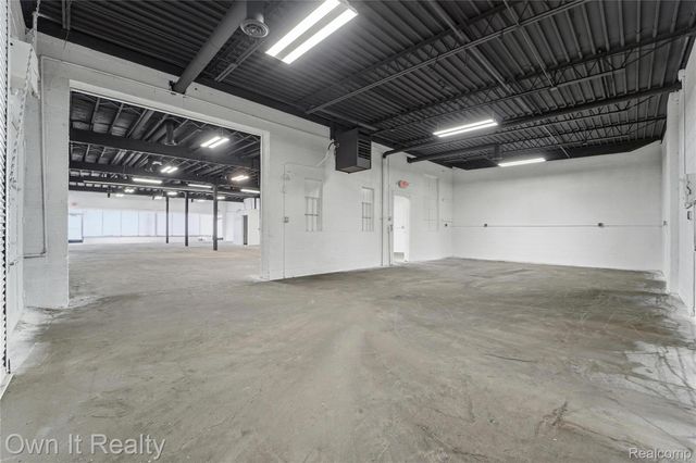 8866 Greenfield Road, Detroit, MI 48228