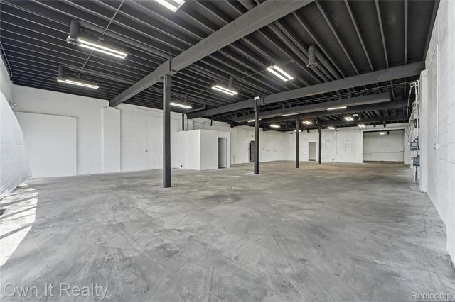 8866 Greenfield Road, Detroit, MI 48228