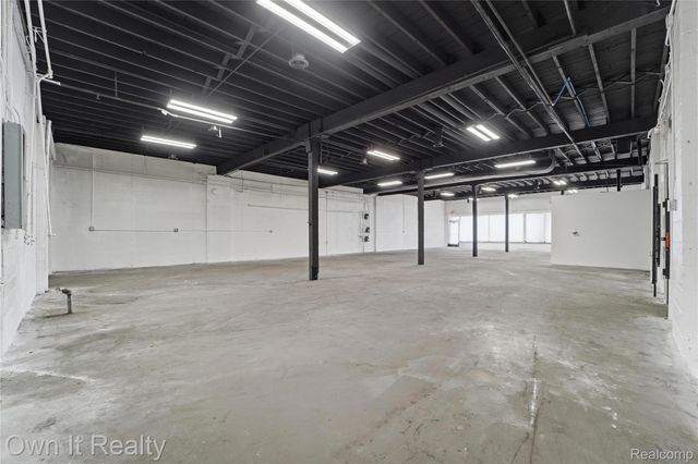 8866 Greenfield Road, Detroit, MI 48228