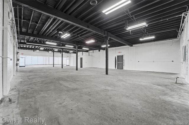 8866 Greenfield Road, Detroit, MI 48228