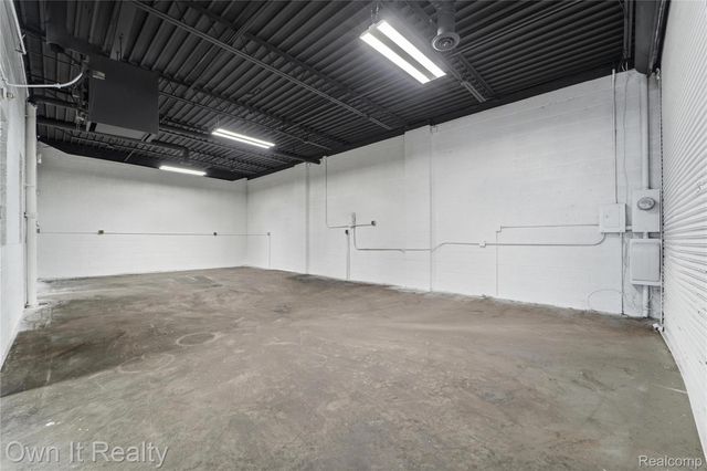 8866 Greenfield Road, Detroit, MI 48228