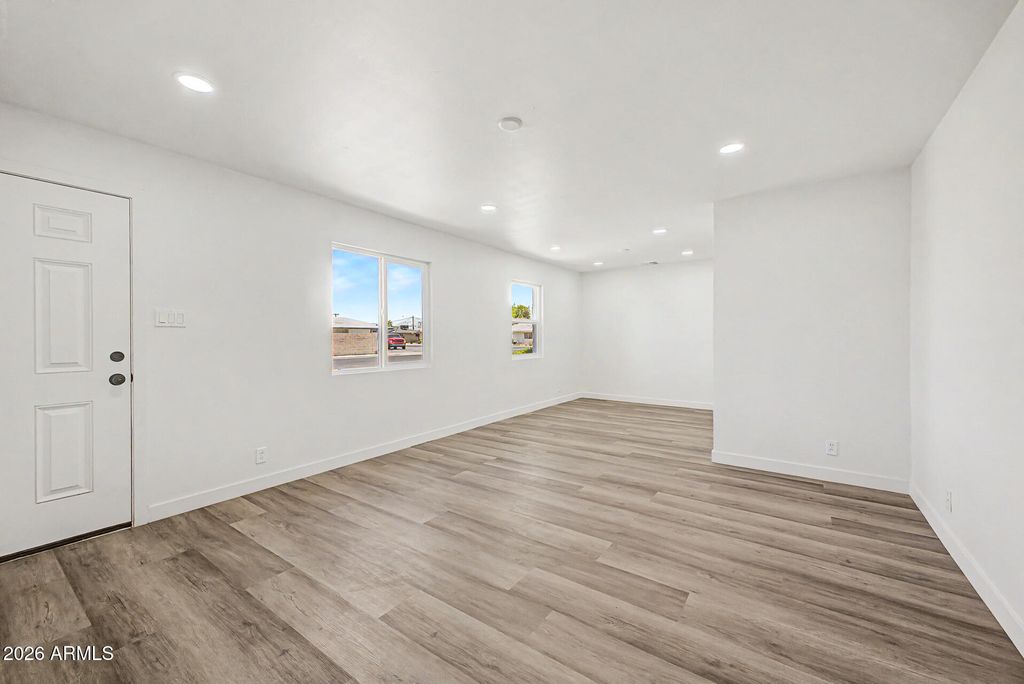 639 S SIRRINE --, Mesa, AZ 85210 — photo 4