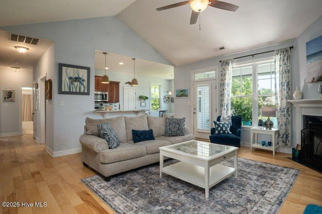 302 Big Pine Court, Hubert, NC 28539