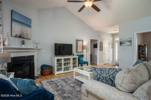 302 Big Pine Court, Hubert, NC 28539