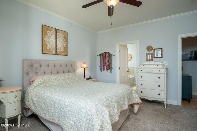 302 Big Pine Court, Hubert, NC 28539