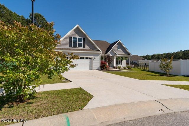 302 Big Pine Court, Hubert, NC 28539