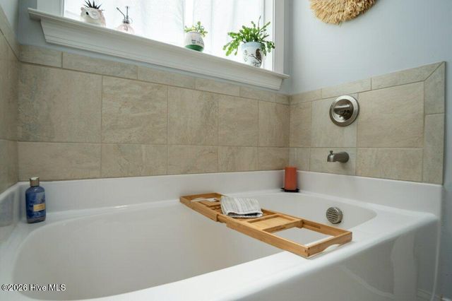 302 Big Pine Court, Hubert, NC 28539