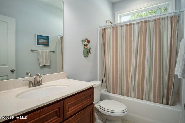 302 Big Pine Court, Hubert, NC 28539