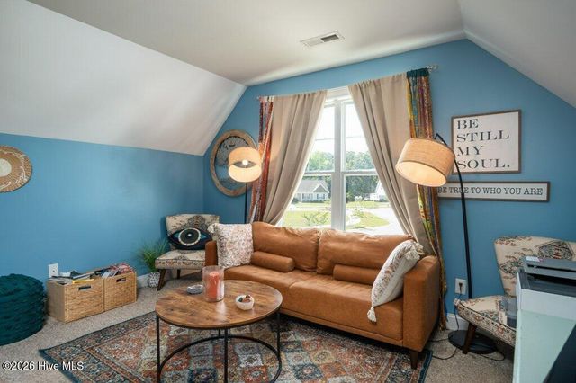 302 Big Pine Court, Hubert, NC 28539