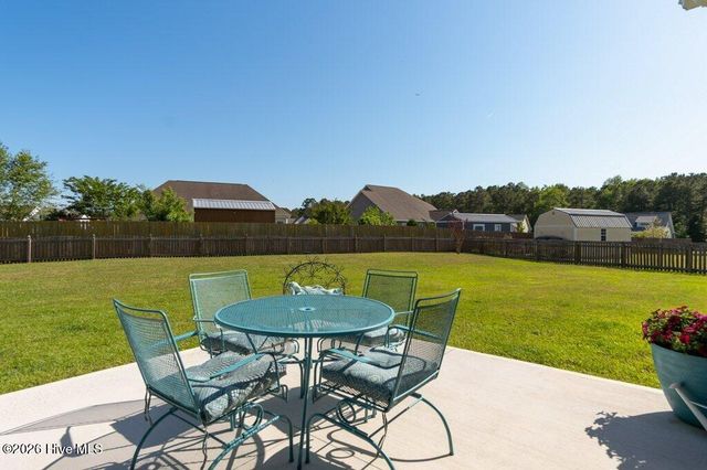 302 Big Pine Court, Hubert, NC 28539