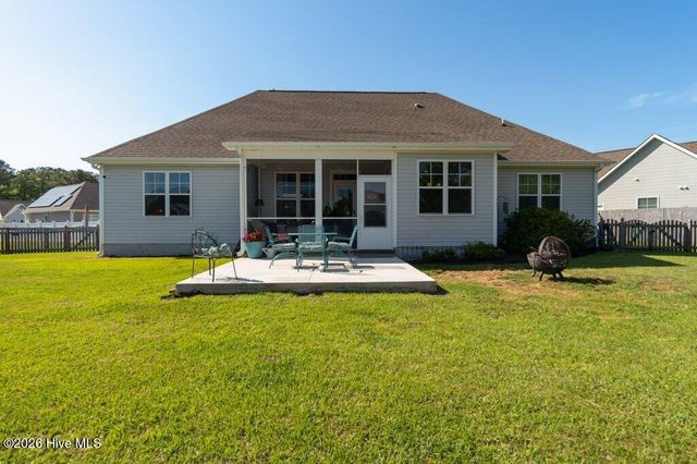 302 Big Pine Court, Hubert, NC 28539