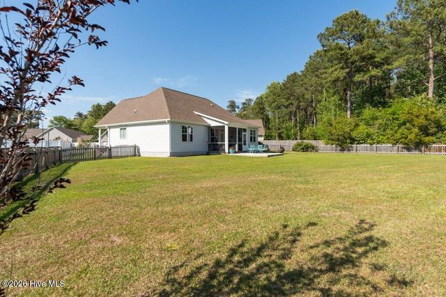 302 Big Pine Court, Hubert, NC 28539