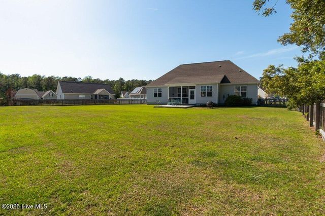 302 Big Pine Court, Hubert, NC 28539