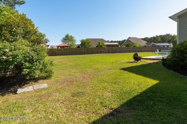 302 Big Pine Court, Hubert, NC 28539