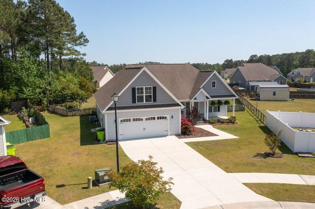 302 Big Pine Court, Hubert, NC 28539