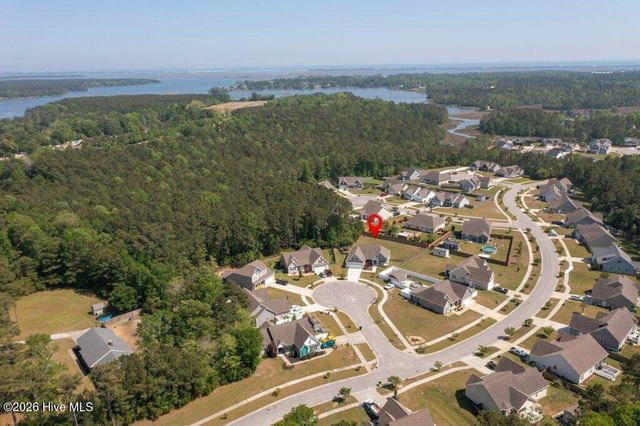 302 Big Pine Court, Hubert, NC 28539