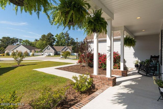 302 Big Pine Court, Hubert, NC 28539