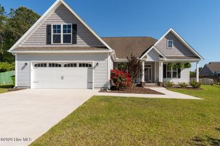 302 Big Pine Court, Hubert, NC 28539