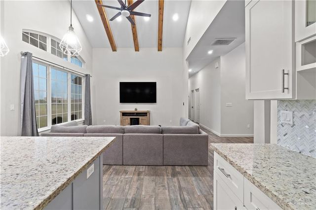 23219 Oak Knoll Drive, Edcouch, TX 78538