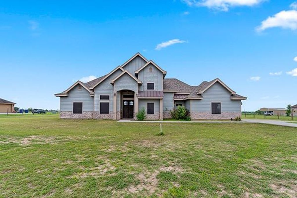 23219 Oak Knoll Drive, Edcouch, TX 78538