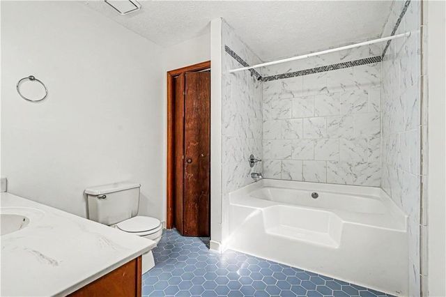 1208 Gate Post Lane, Lawrenceville, GA 30044
