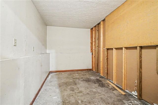 1208 Gate Post Lane, Lawrenceville, GA 30044