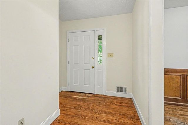 1208 Gate Post Lane, Lawrenceville, GA 30044