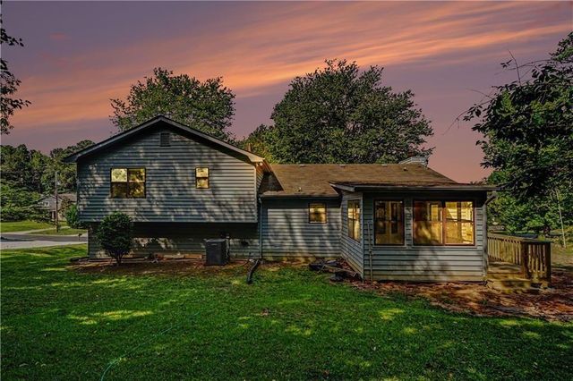 1208 Gate Post Lane, Lawrenceville, GA 30044