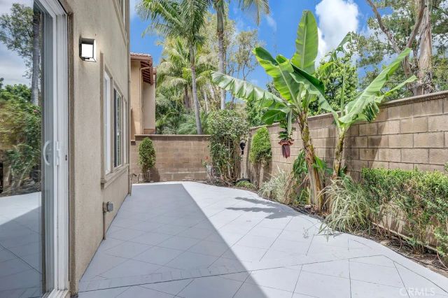 10 Salton, Irvine, CA 92602
