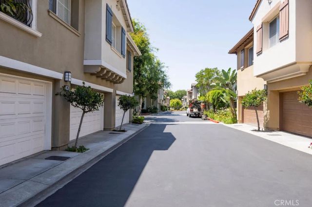 10 Salton, Irvine, CA 92602