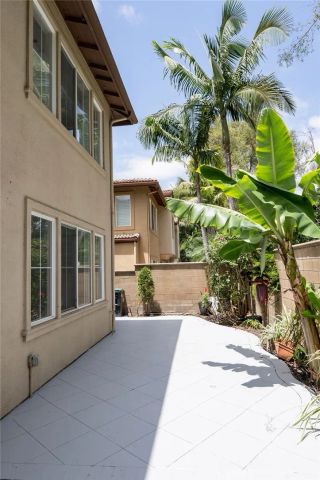 10 Salton, Irvine, CA 92602