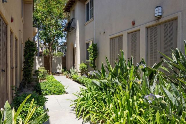 10 Salton, Irvine, CA 92602