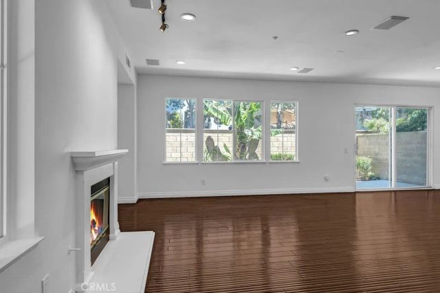 10 Salton, Irvine, CA 92602