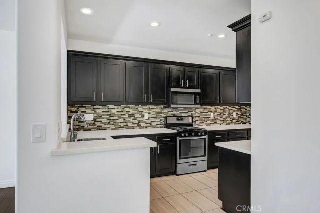 10 Salton, Irvine, CA 92602