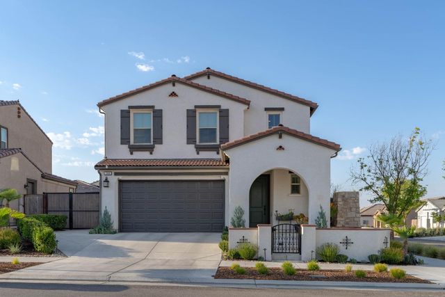748 Ridgebank Avenue, Madera, CA 93636