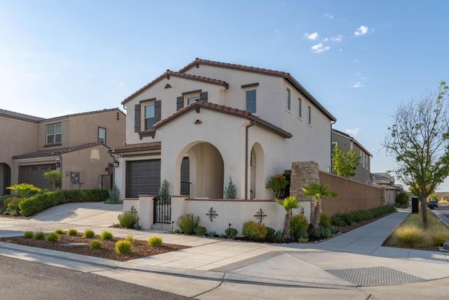748 Ridgebank Avenue, Madera, CA 93636