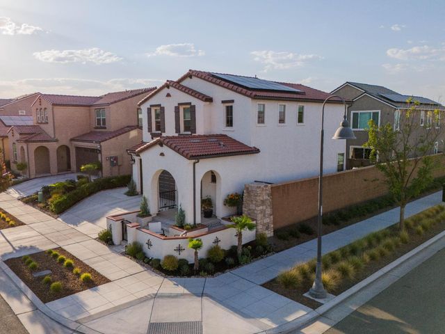 748 Ridgebank Avenue, Madera, CA 93636