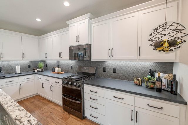 748 Ridgebank Avenue, Madera, CA 93636