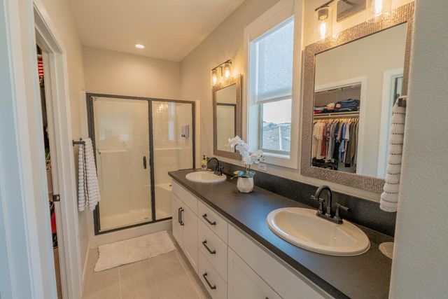 748 Ridgebank Avenue, Madera, CA 93636