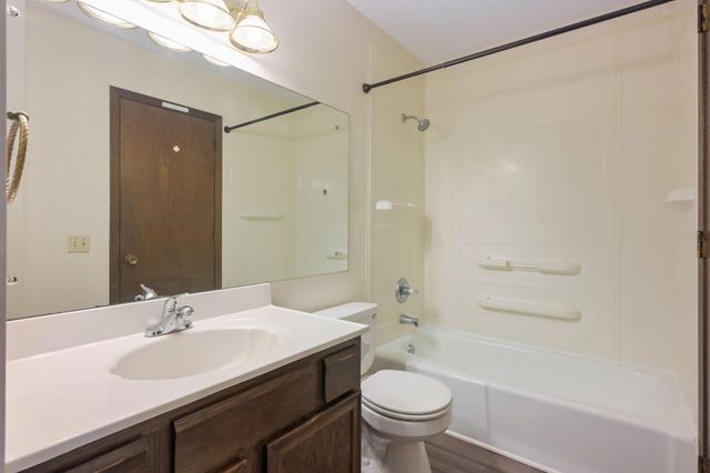 1778 Walnut Lane, Eagan, MN 55122