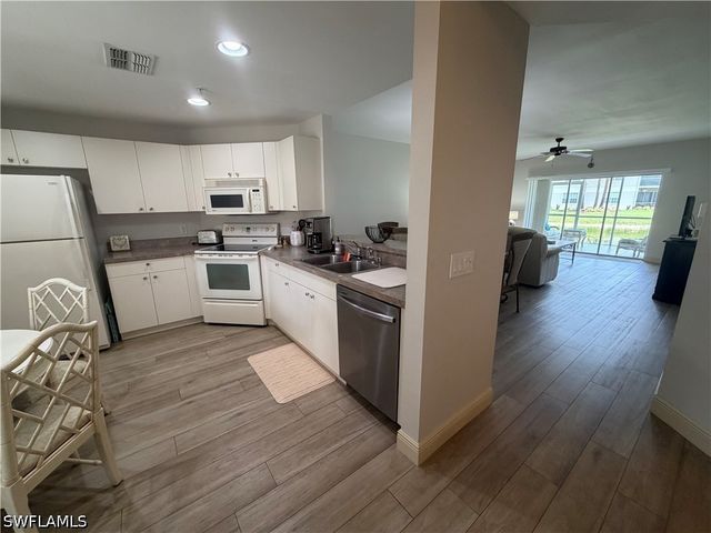 3009 Driftwood WAY 2803, Naples, FL 34109